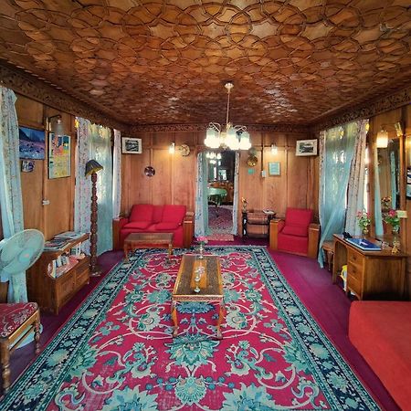 Shiraz Deluxe Houseboat Hostel Srinagar  Exterior photo